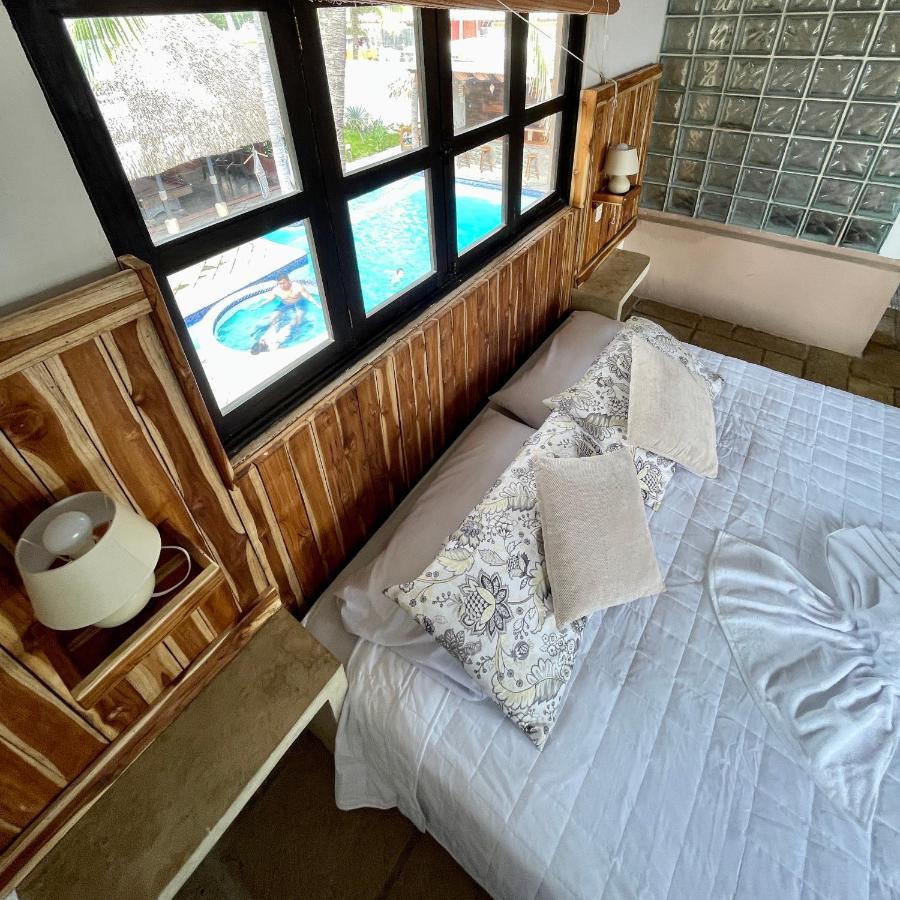 Johnnys Place Hotel Monterrico Exteriör bild