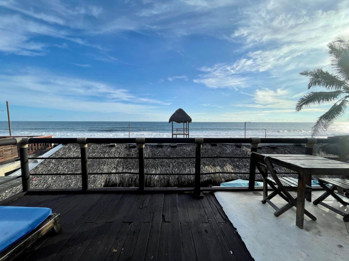 Johnnys Place Hotel Monterrico Exteriör bild