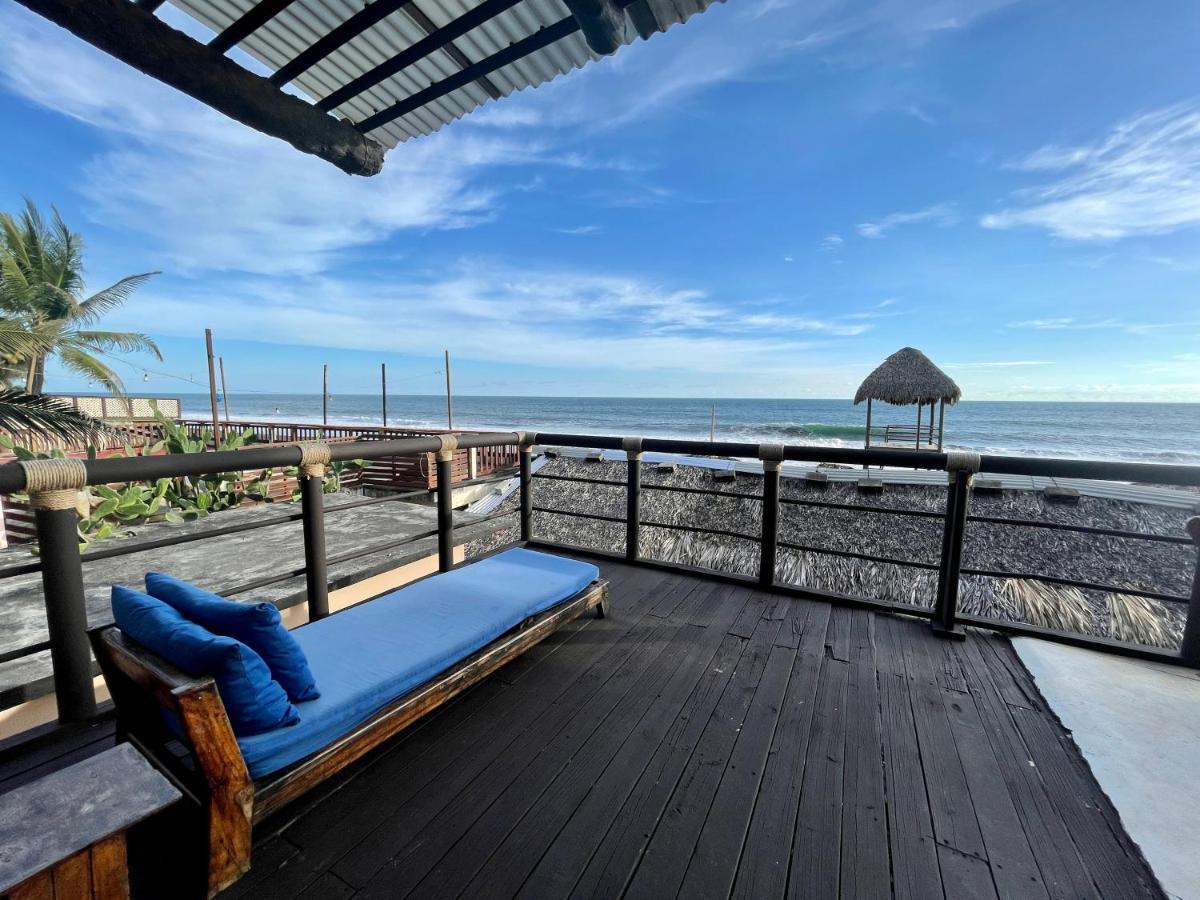 Johnnys Place Hotel Monterrico Exteriör bild